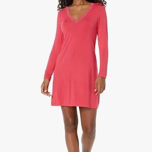 ! NWT. Natori Women's nightie